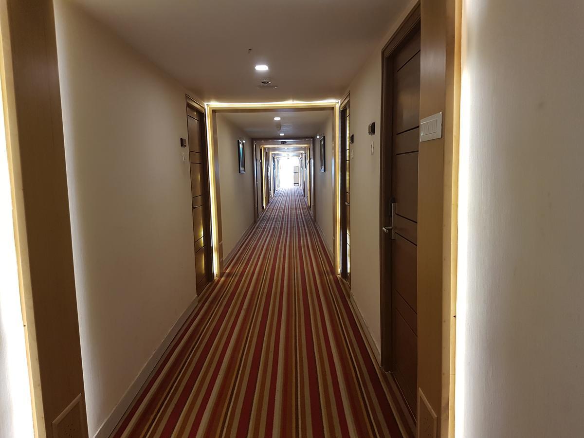 Hotel Mahi'S Gateway Коимбатур Экстерьер фото