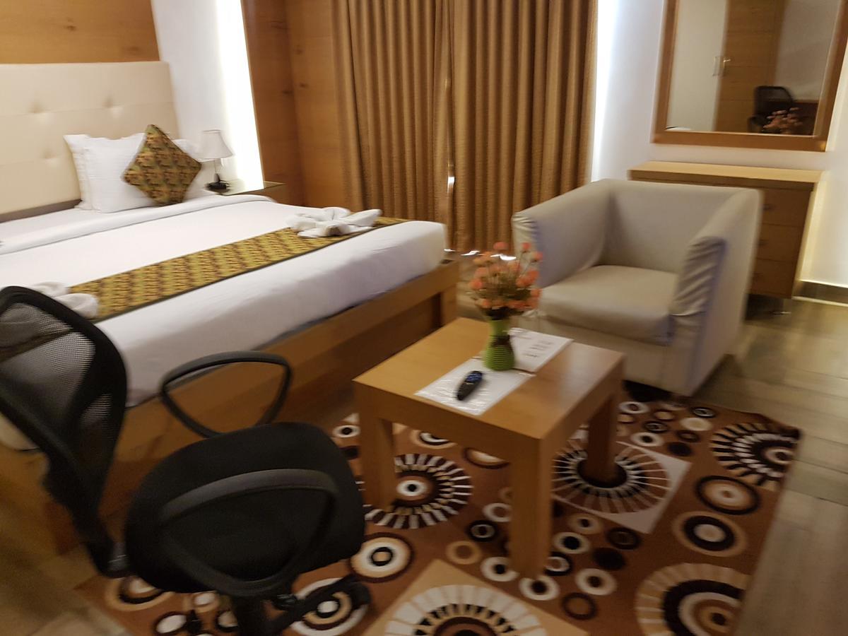Hotel Mahi'S Gateway Коимбатур Экстерьер фото