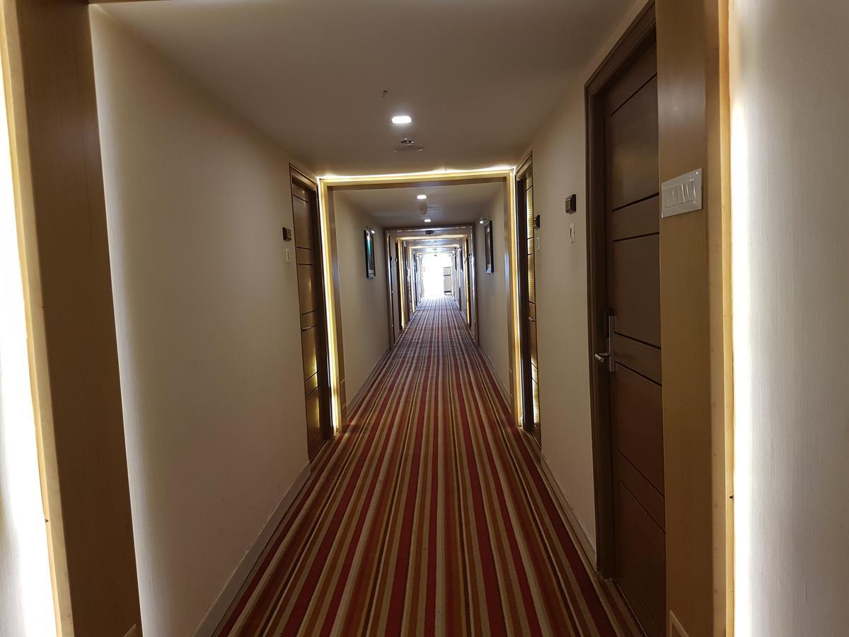 Hotel Mahi'S Gateway Коимбатур Экстерьер фото
